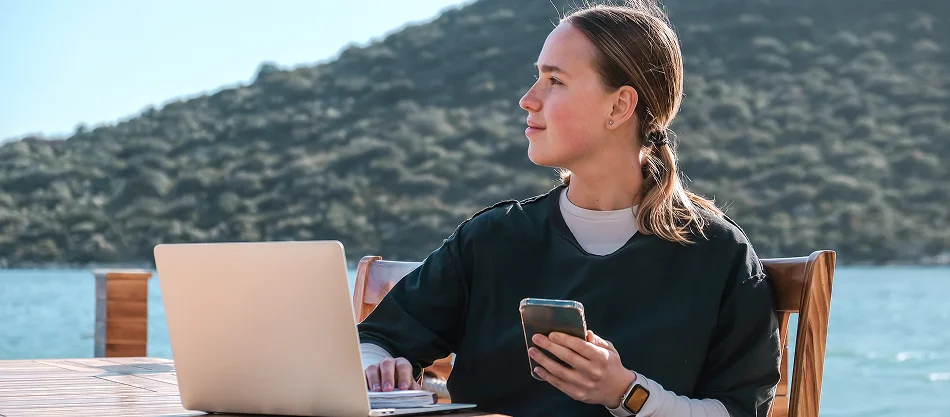 8 motivos para investir em lousas digitais no ambiente de trabalho híbrido