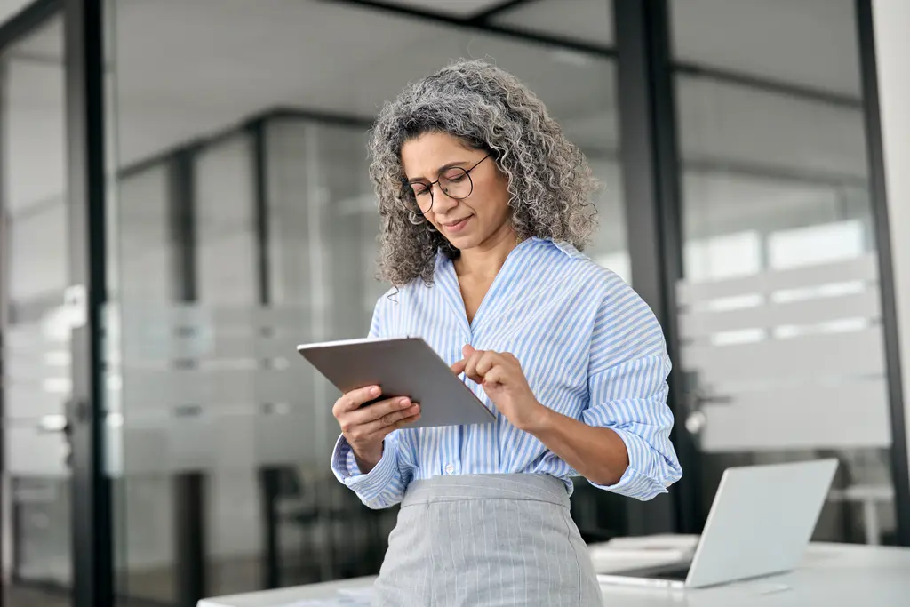 Como otimizar os processos de RH com autosserviço para funcionários?