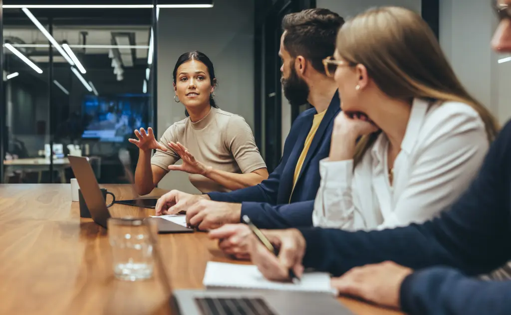 Comunicação estratégica: 8 dicas essenciais e exemplos práticos