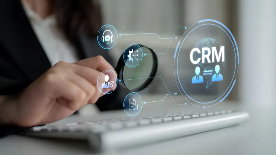 CMS vs CRM: por que tratar seu site e pipeline de vendas como ilhas separadas custa caro