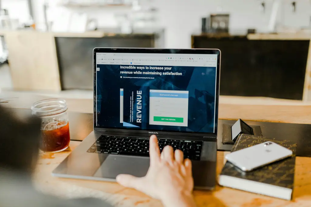 7 passos simples para organizar reuniões com contatos externos usando seu calendário corporativo