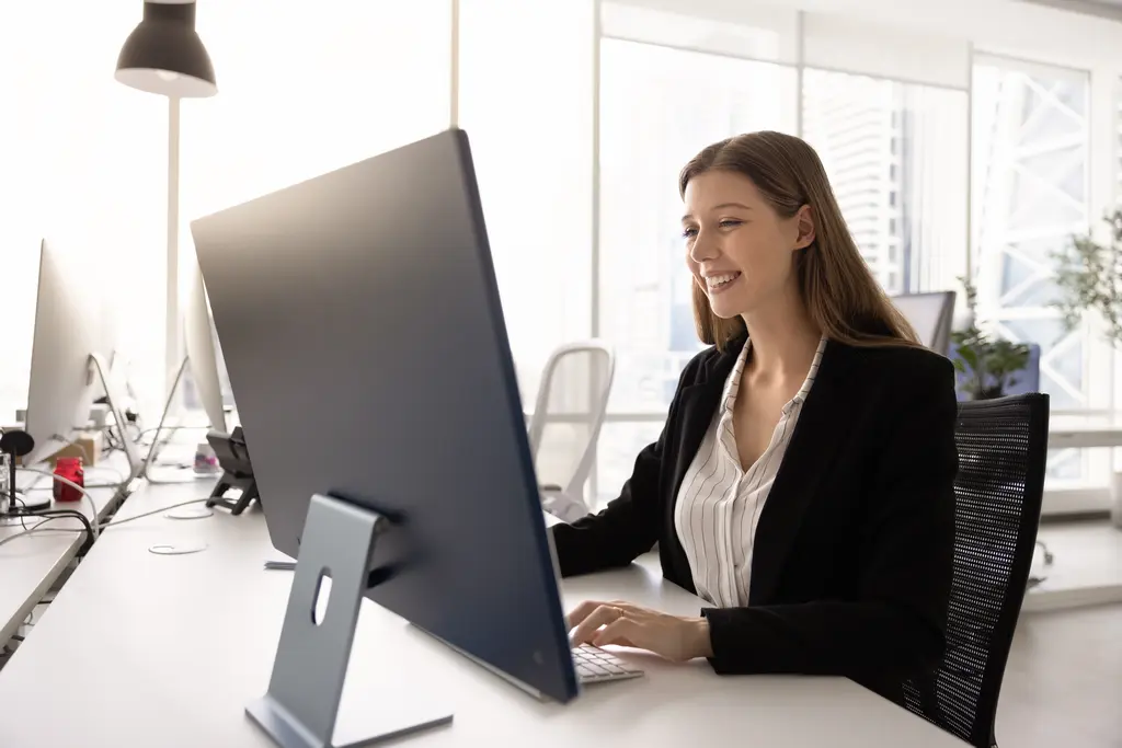 Liderança por resultados, não por presença: 6 dashboards que treinam times sozinhos