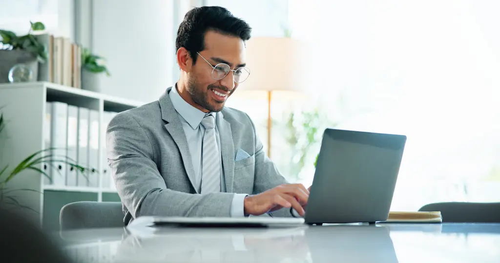 Domine seu bairro com dados: como o CRM para corretor de imóveis transforma conhecimento local em vendas